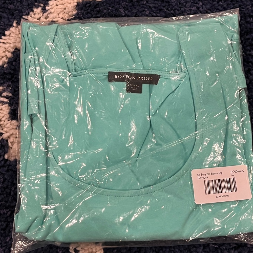 Boston Proper So Sexy Bell Sleeve Top XL Color Bermuda - Picture 4 of 4